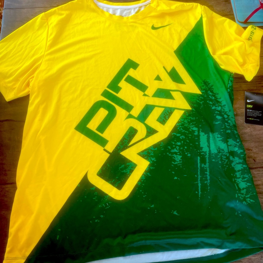 NIKE Oregon Basketball Pit Crew Shirt